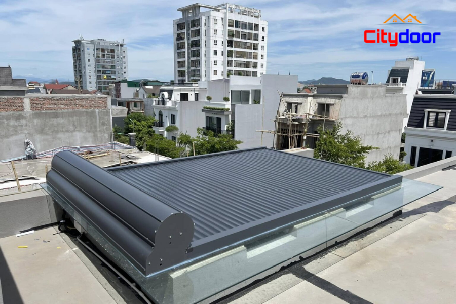 Mái Nhôm Cuốn Tự Động: Giải Pháp Che Chắn Thông Minh, Hiện Đại Cho Mọi Công Trình