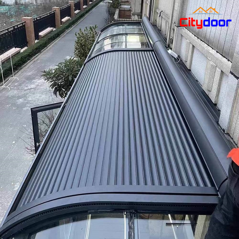 Ứng dụng đa dạng của mái nhôm cuốn tự động